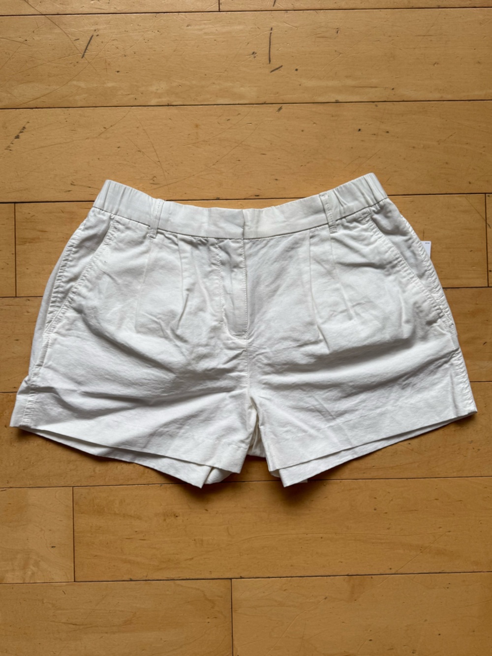 NWT - GAP White Shorts, cotton linen blend, chino, preppy, classic, resort, Sz 4